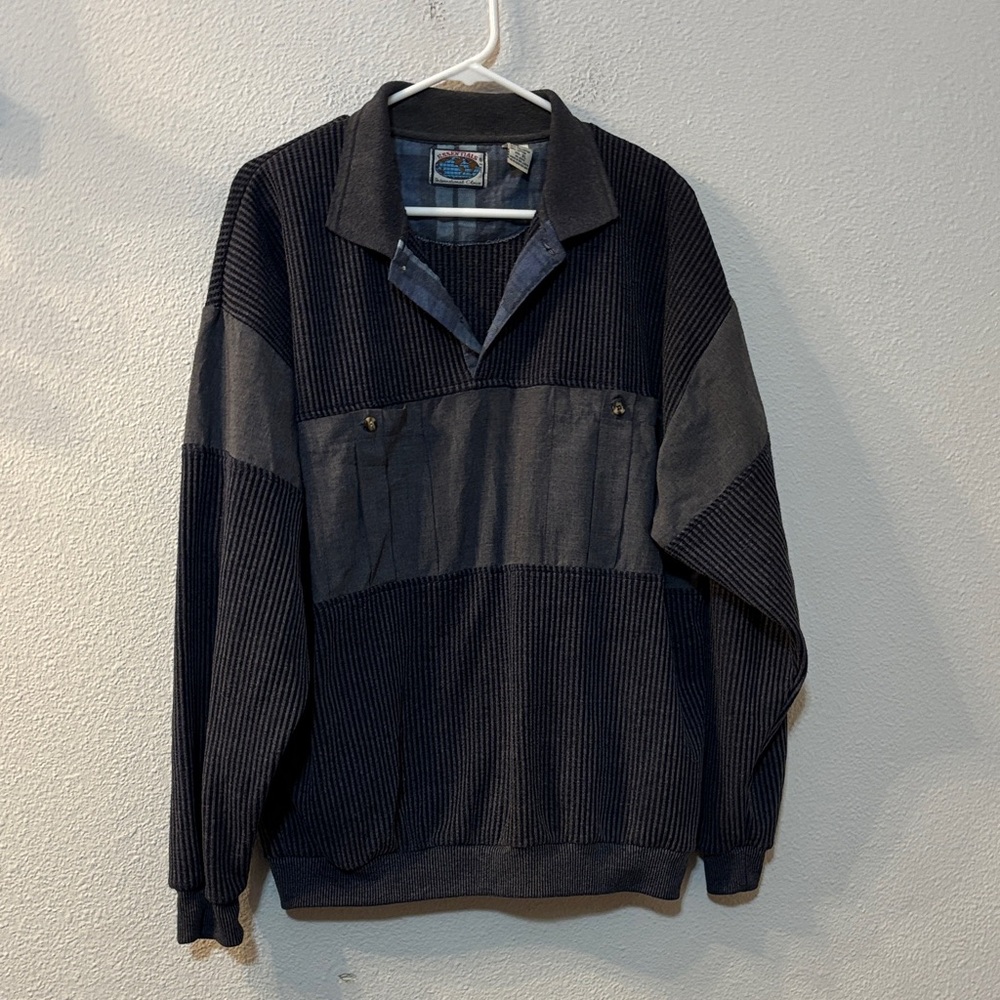 Vintage Essentials By D.S.I Black and Gray Pullover Sweater